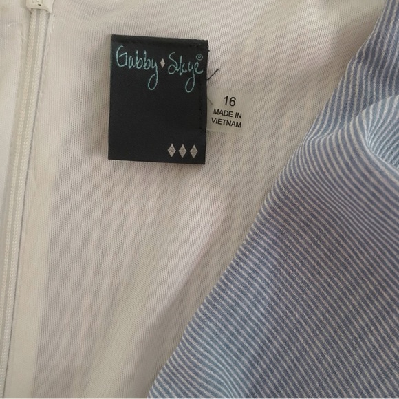 GABBY SKYE Blue and White Midi Dress - Picture 4 of 7